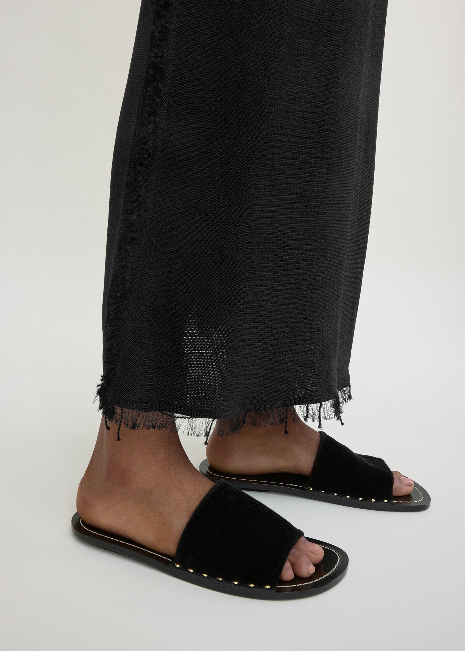 Studded velvet slides black